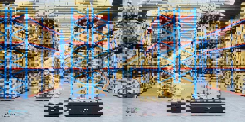 Robots and Automation in Warehousing