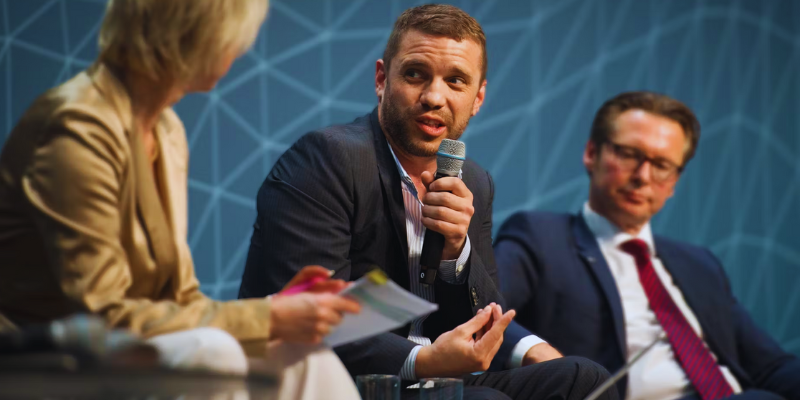 Flexport to Lay Off Nearly 20% of Staff in Latest Cuts