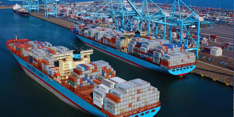 Maersk line take in the Port of Los Angeles