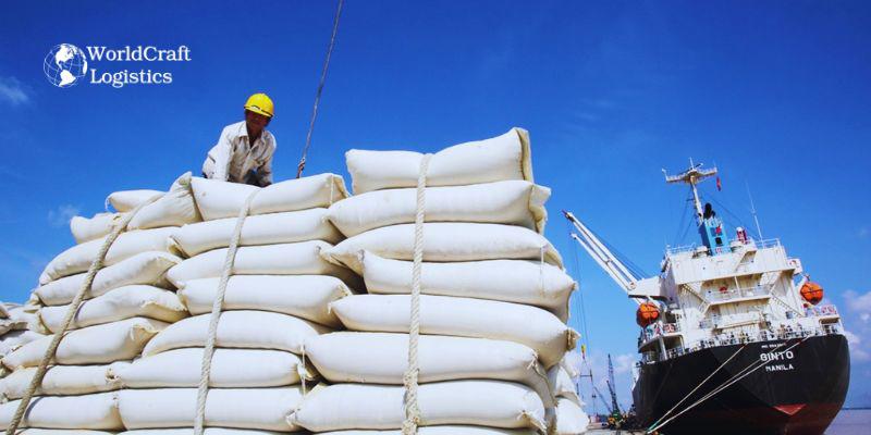 Prepare to fix rice before loading onto export ship